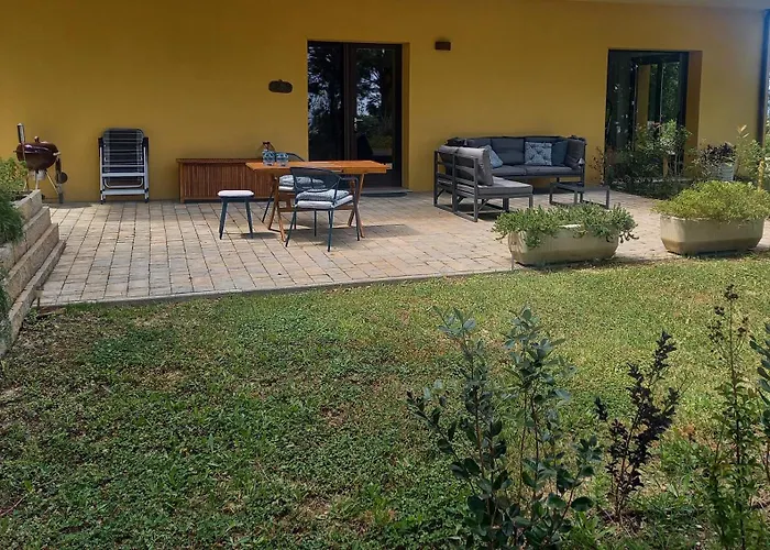 Cuprese, 2p Cupramontana